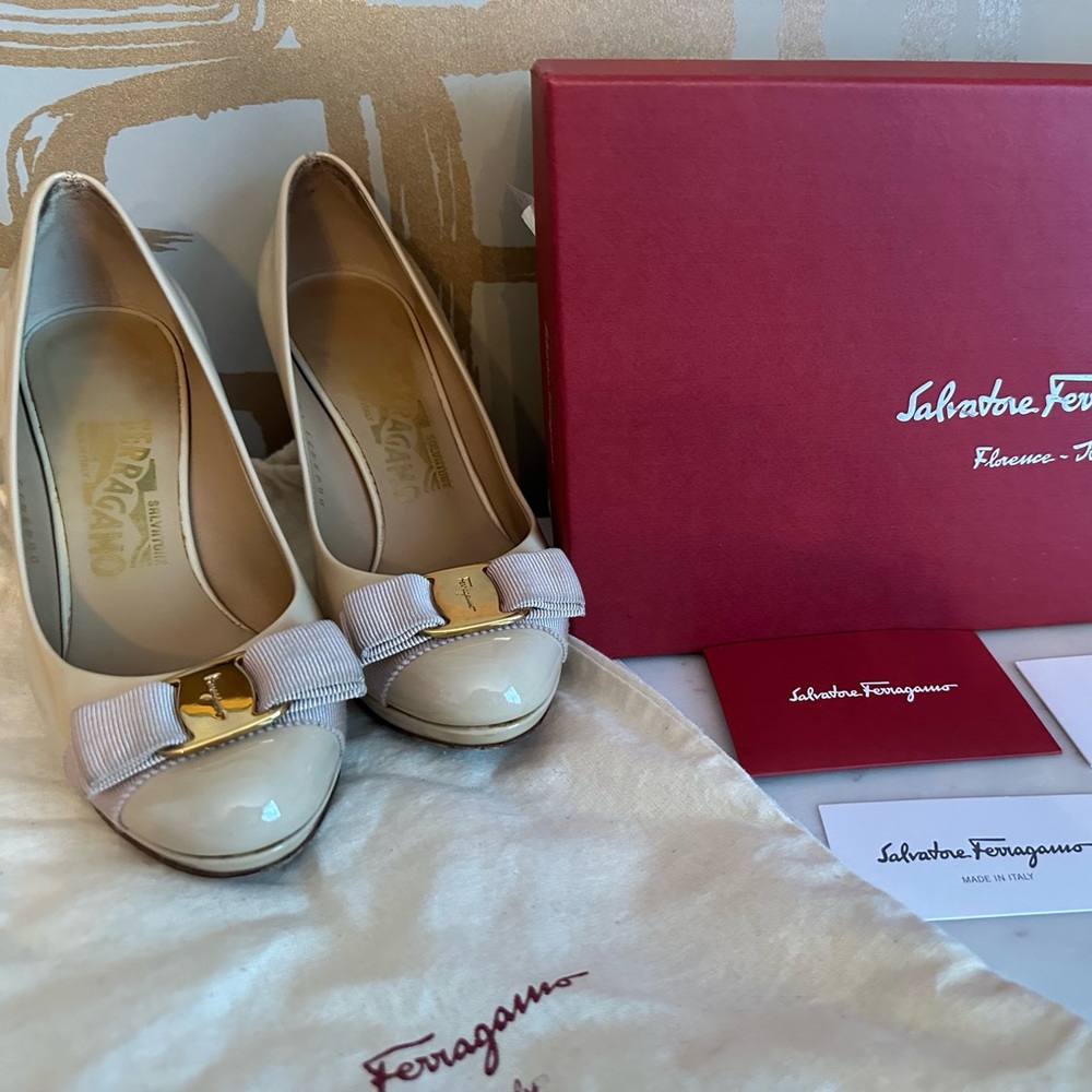 Salvatore Ferragamo Beige Patent Leather Heels